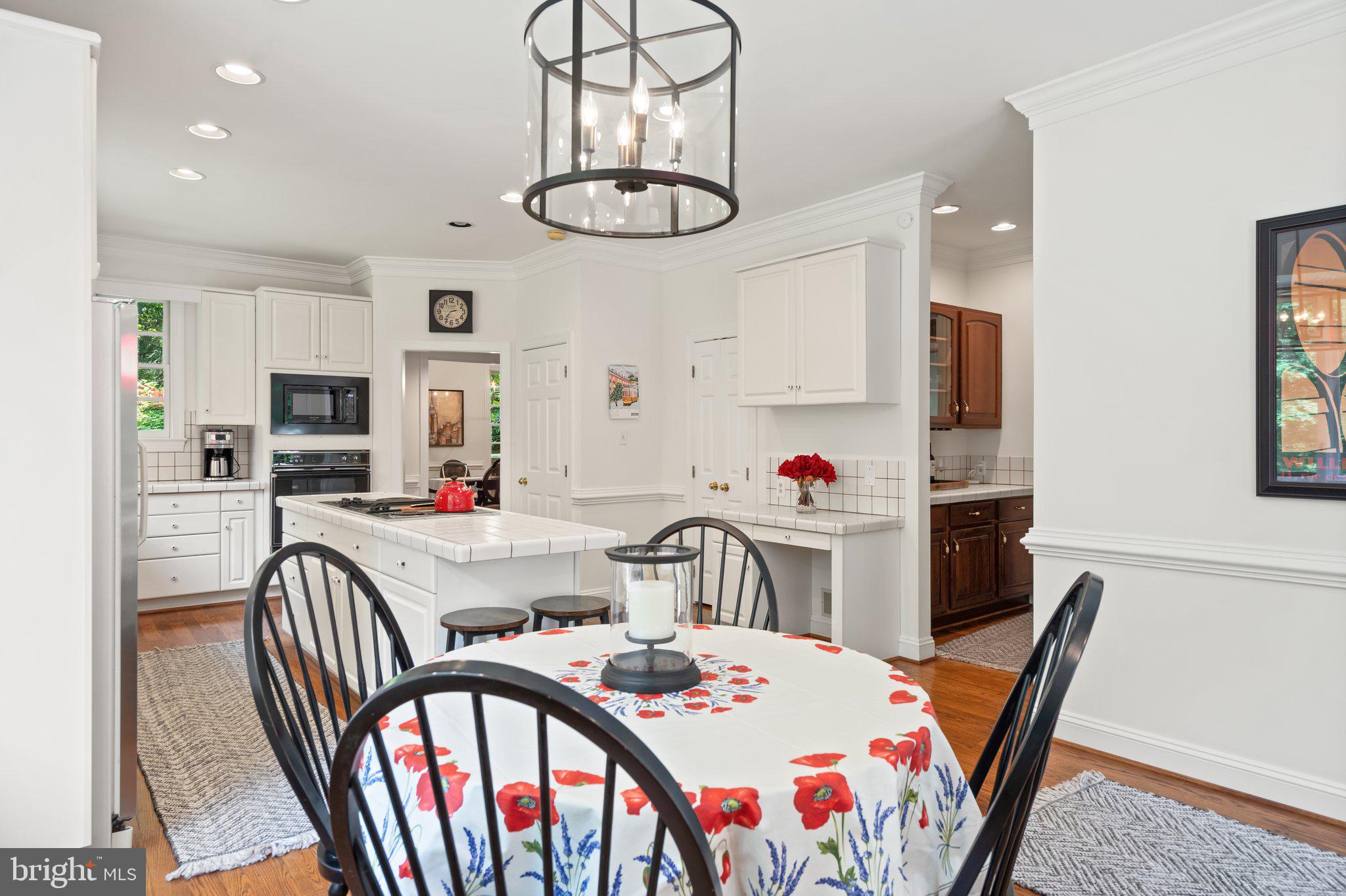 6008 FINCHINGFIELD ROAD