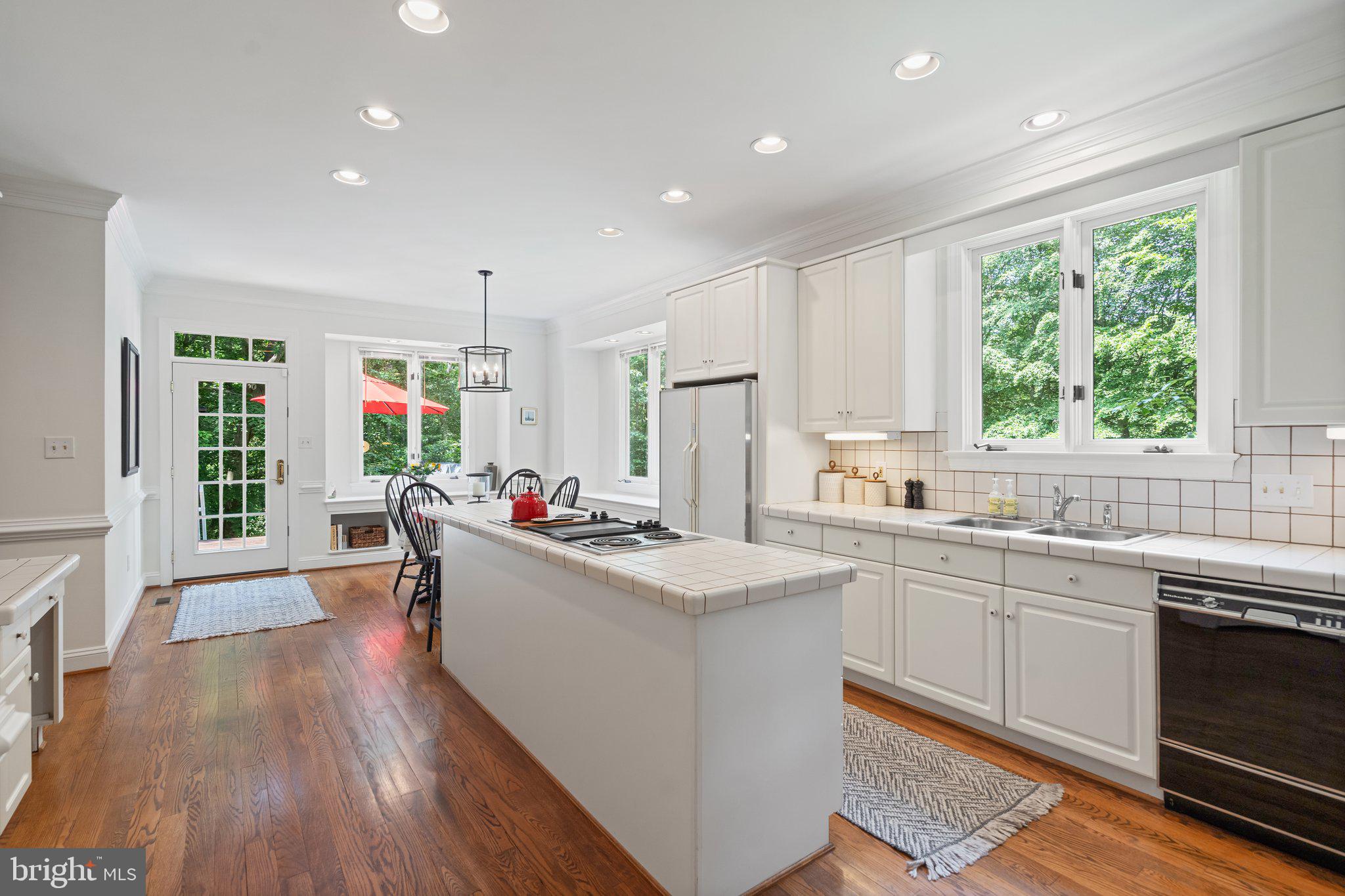 6008 FINCHINGFIELD ROAD