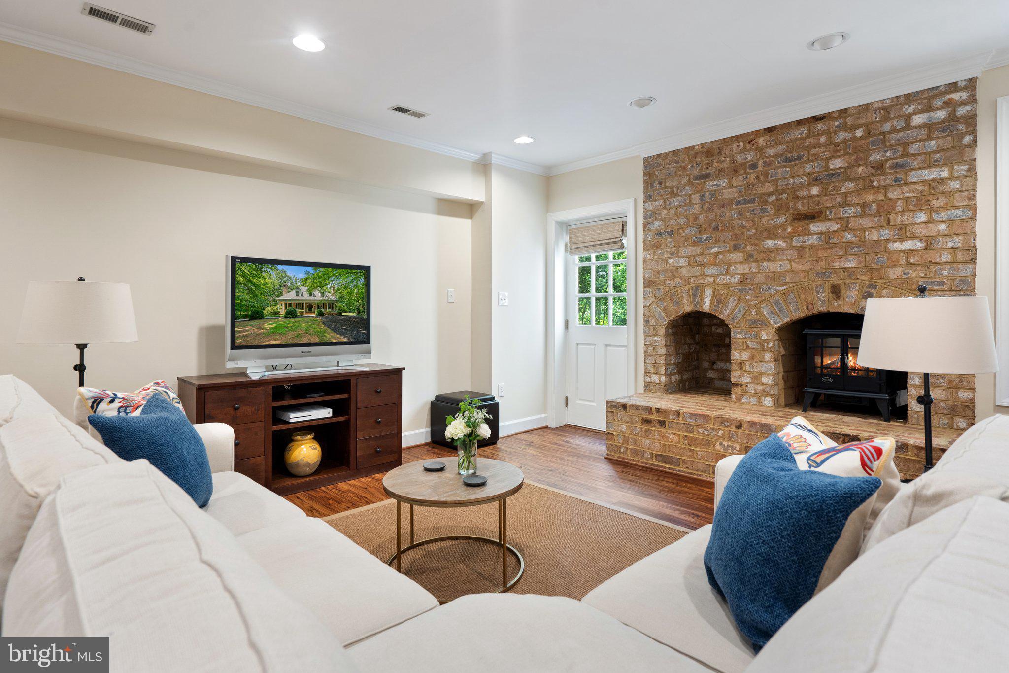 6008 FINCHINGFIELD ROAD