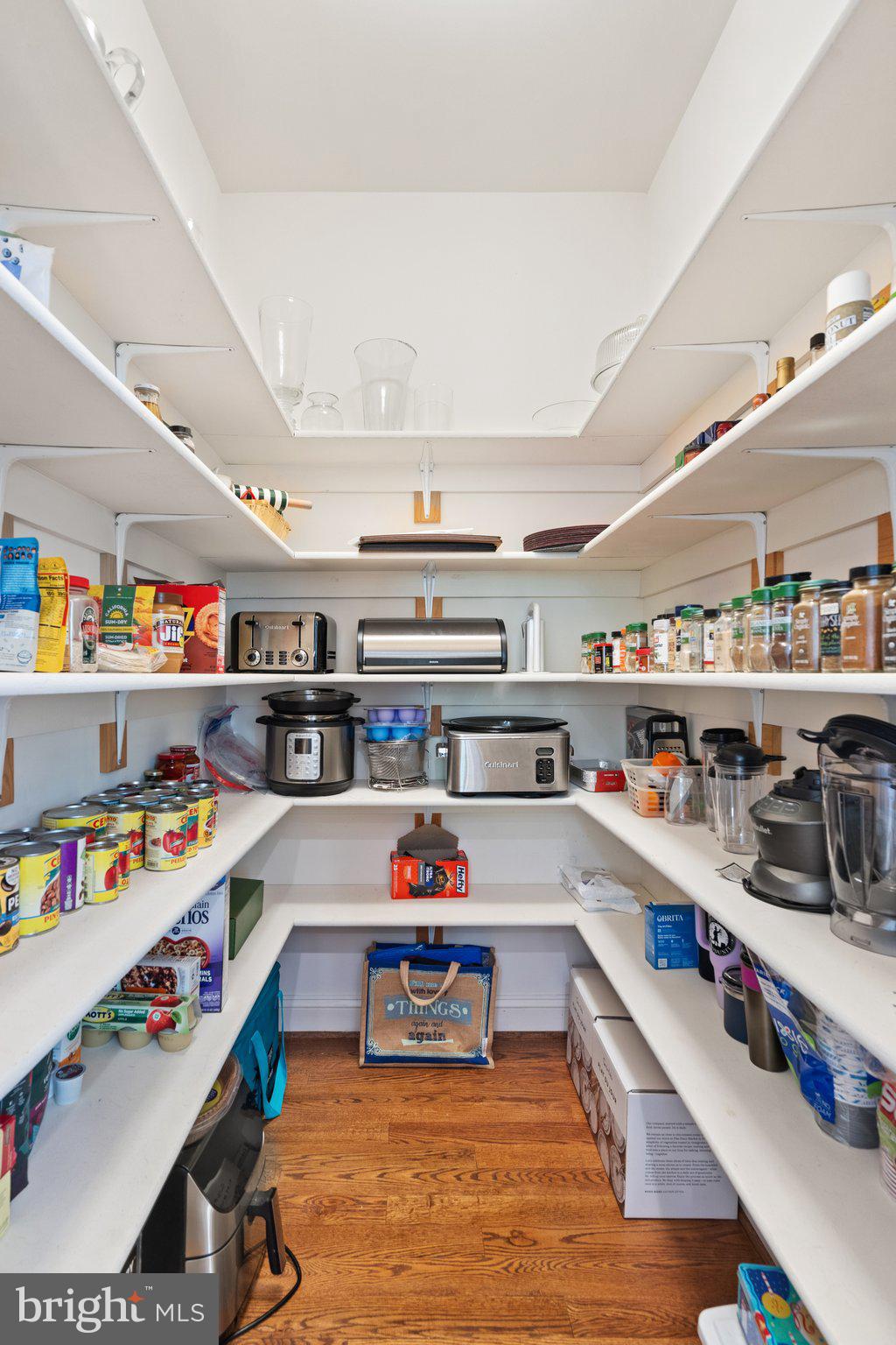 6008 FINCHINGFIELD ROAD