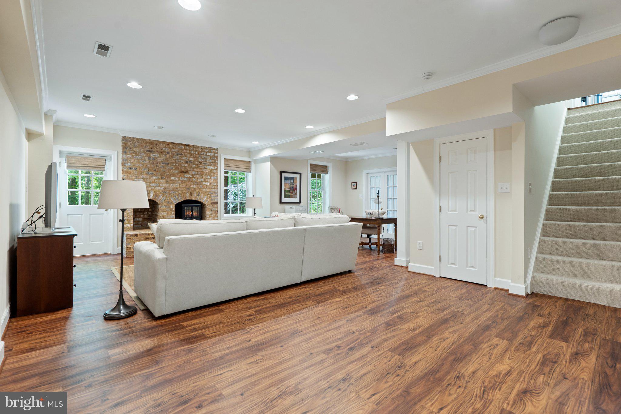 6008 FINCHINGFIELD ROAD