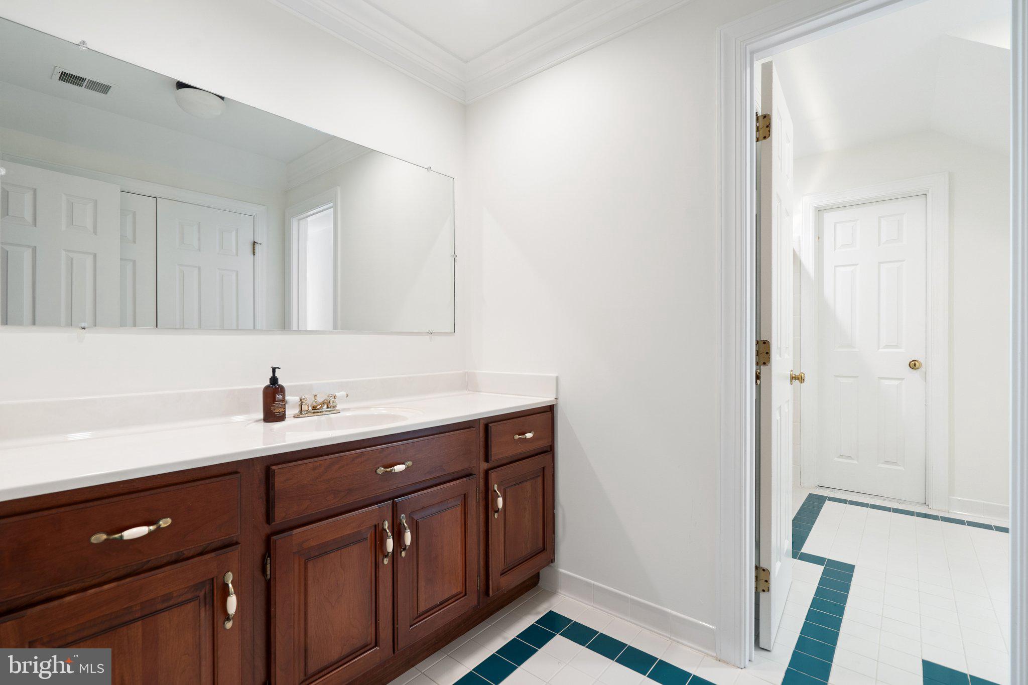 6008 FINCHINGFIELD ROAD