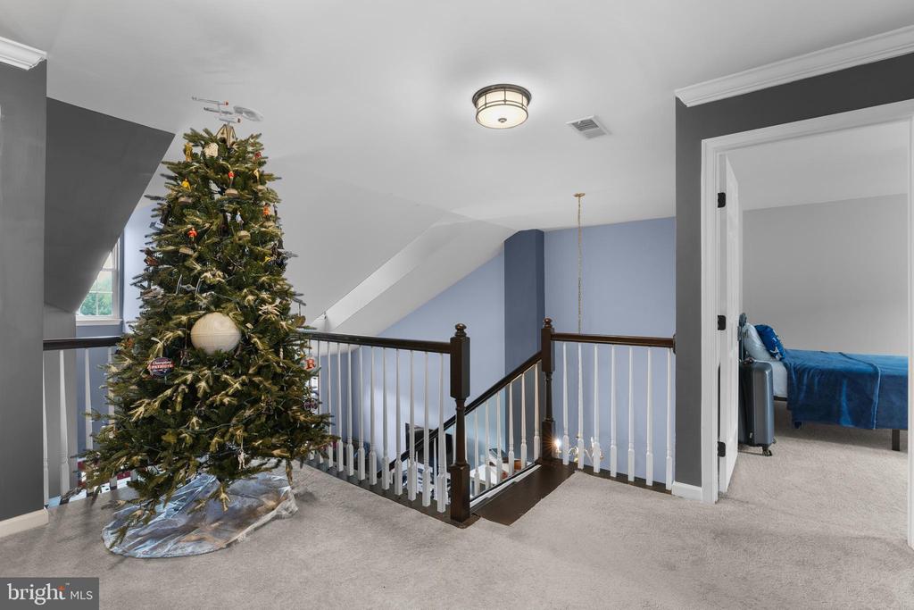 195 ONYX WAY