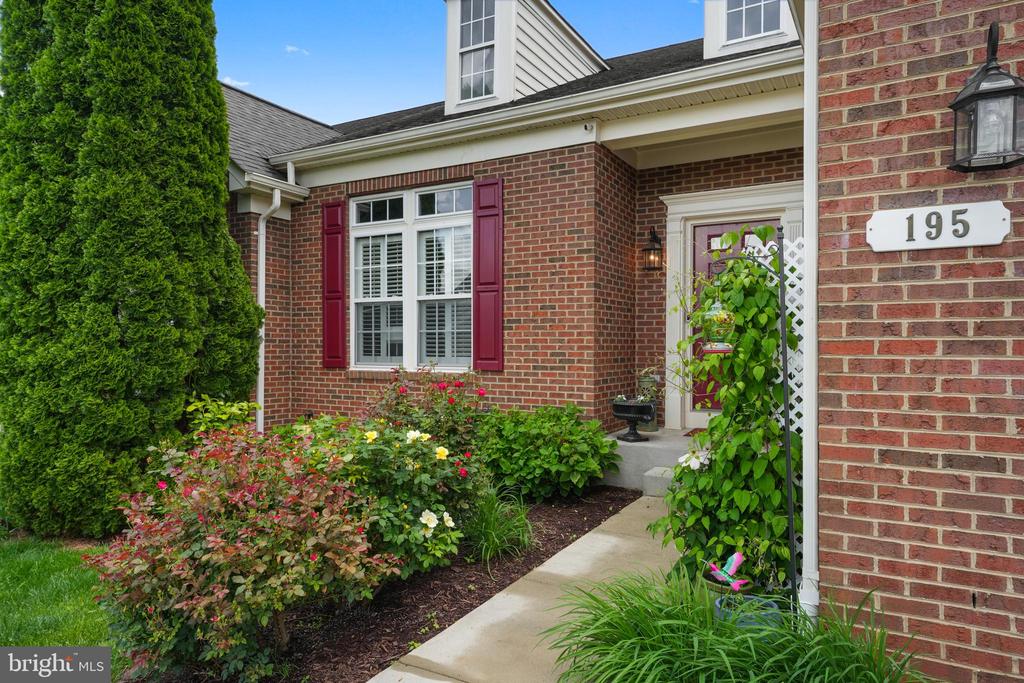 195 ONYX WAY