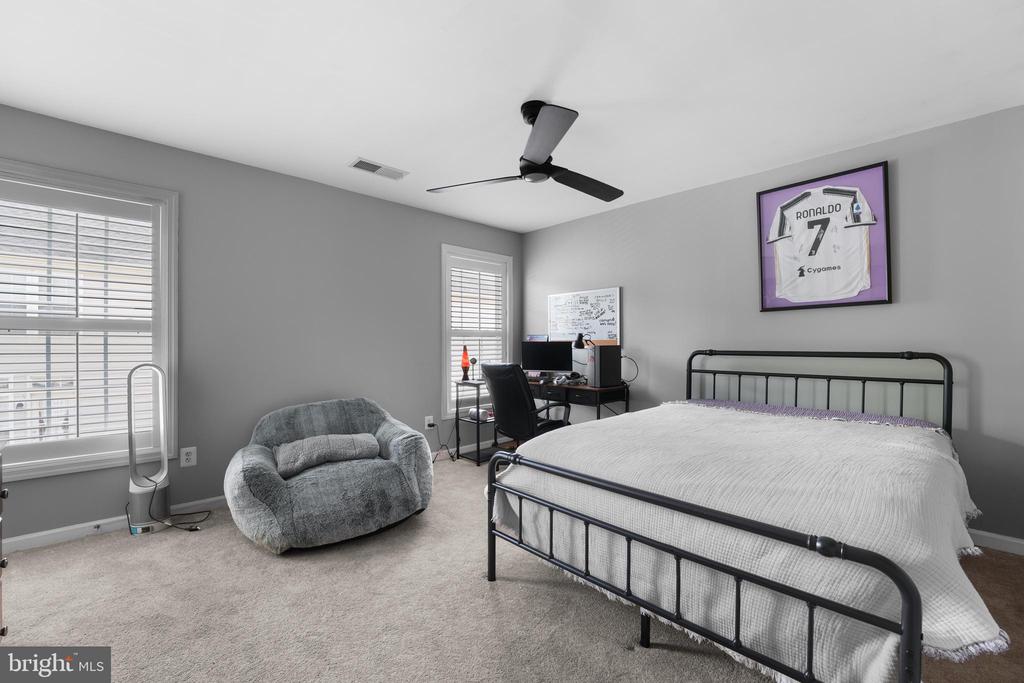 195 ONYX WAY