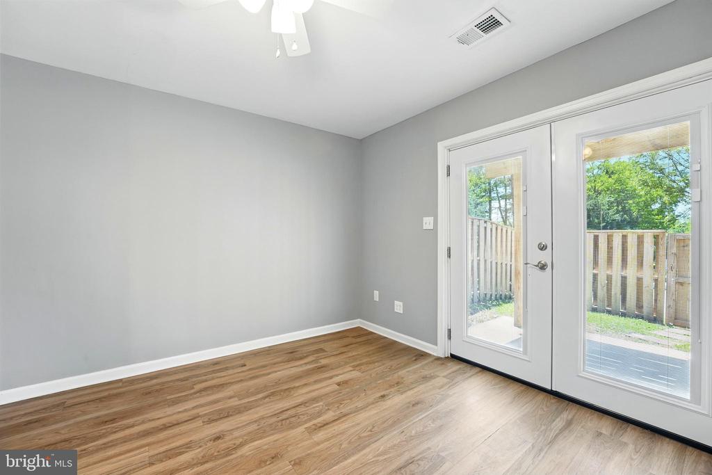 386 FALMOUTH STREET