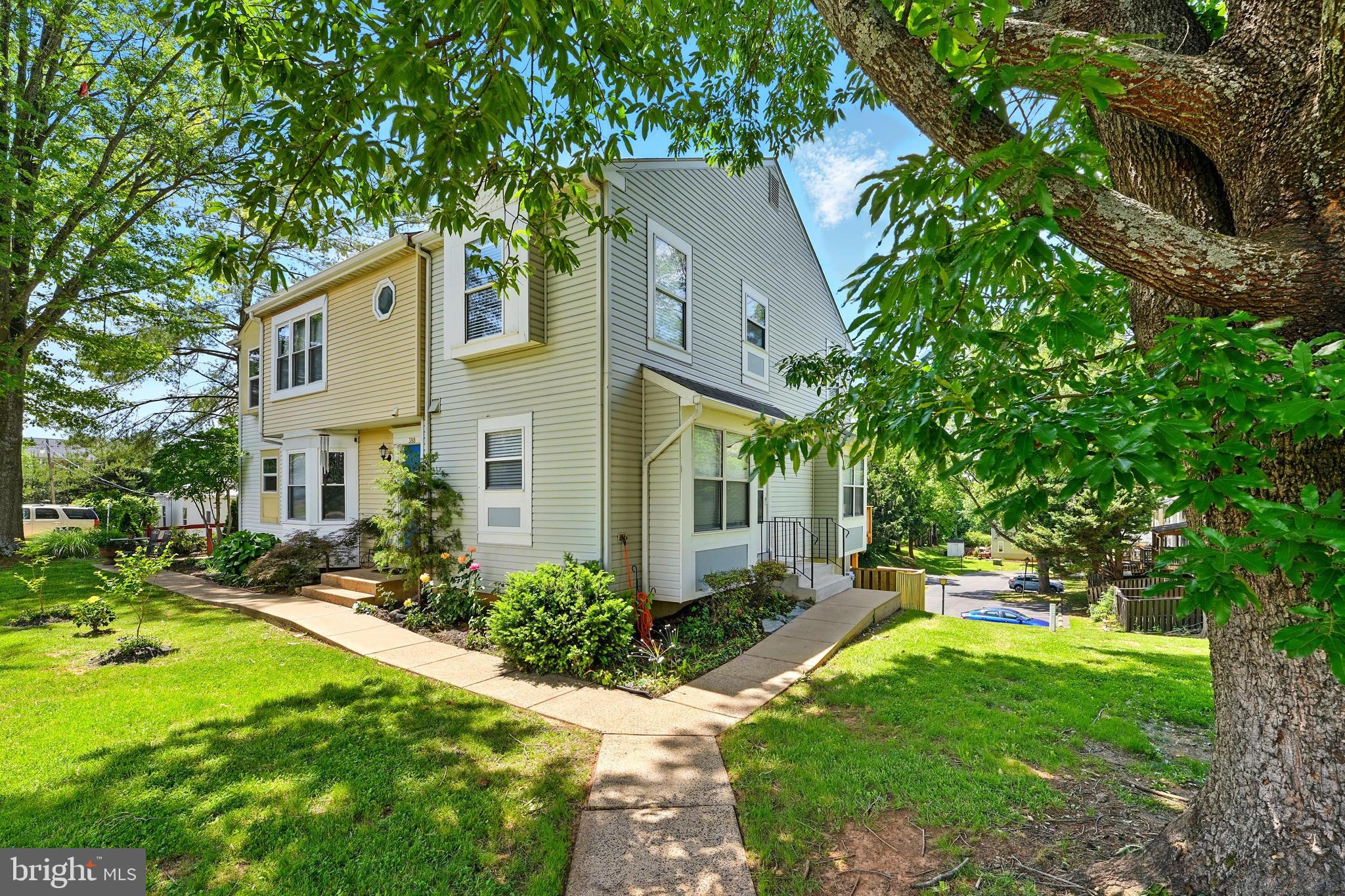 386 FALMOUTH STREET