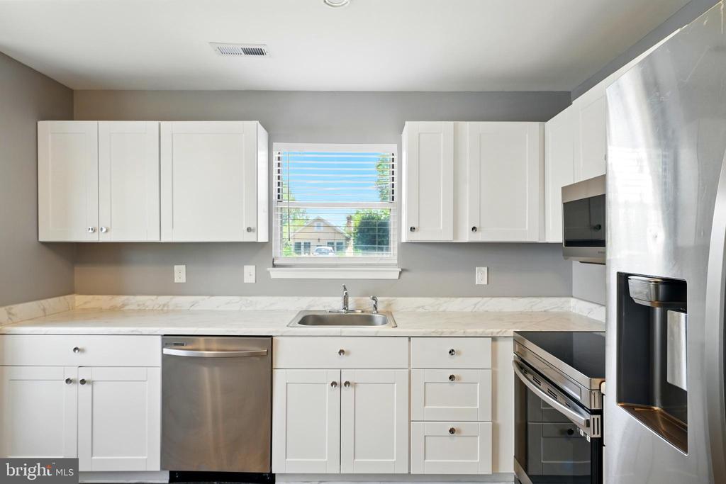 386 FALMOUTH STREET