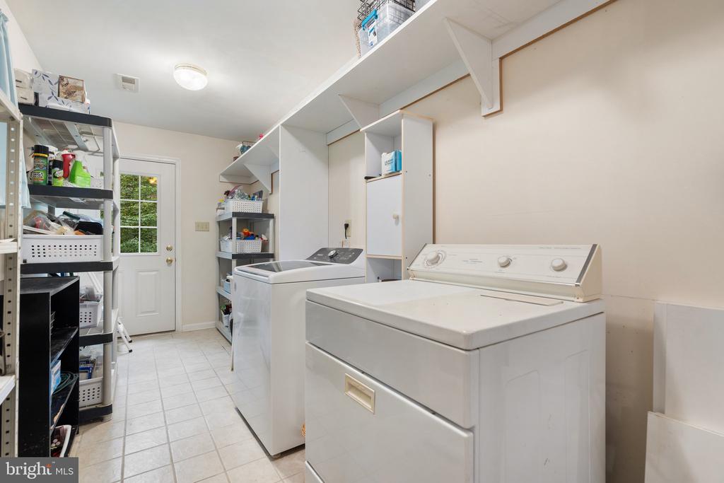 7401 LITTLE COURT
