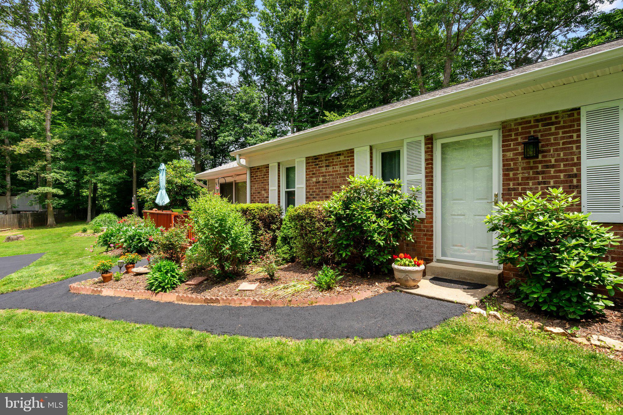 7401 LITTLE COURT