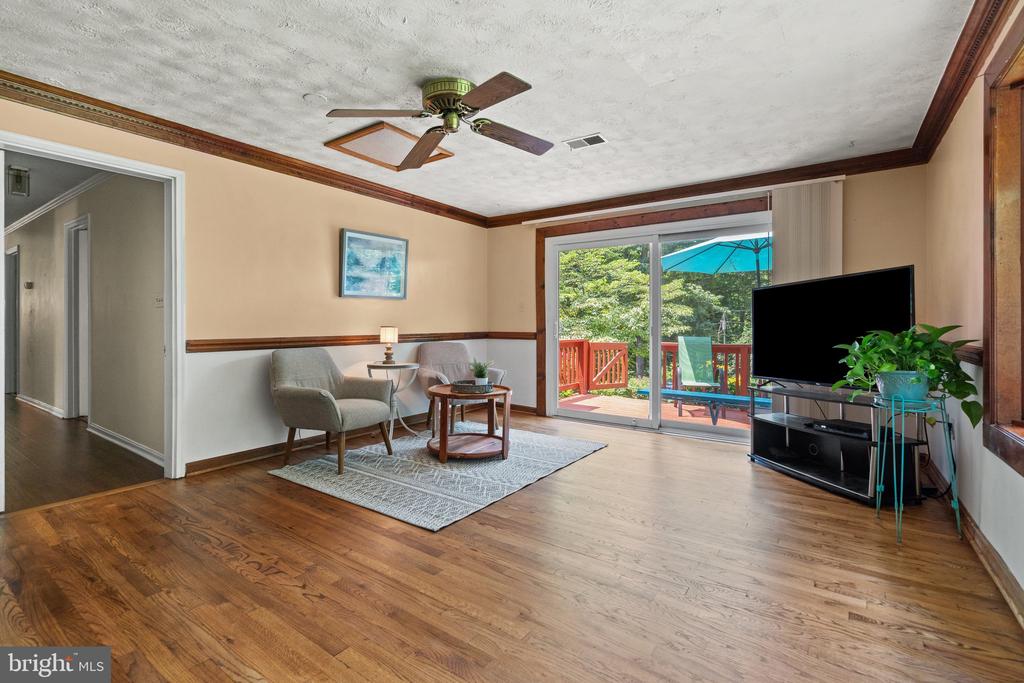 7401 LITTLE COURT