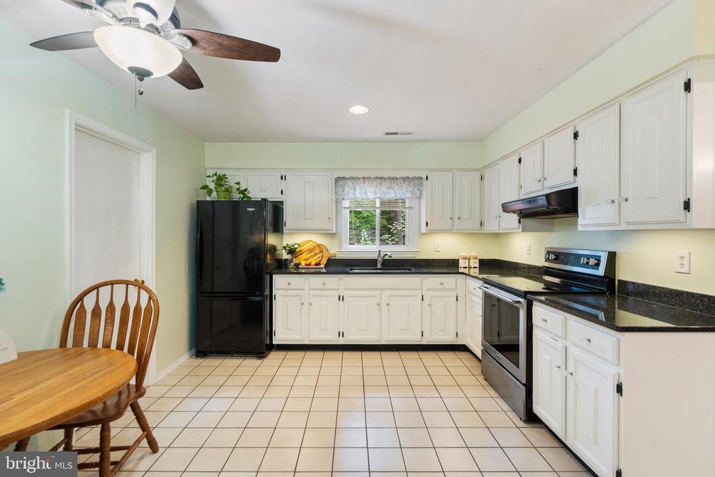 7401 LITTLE COURT