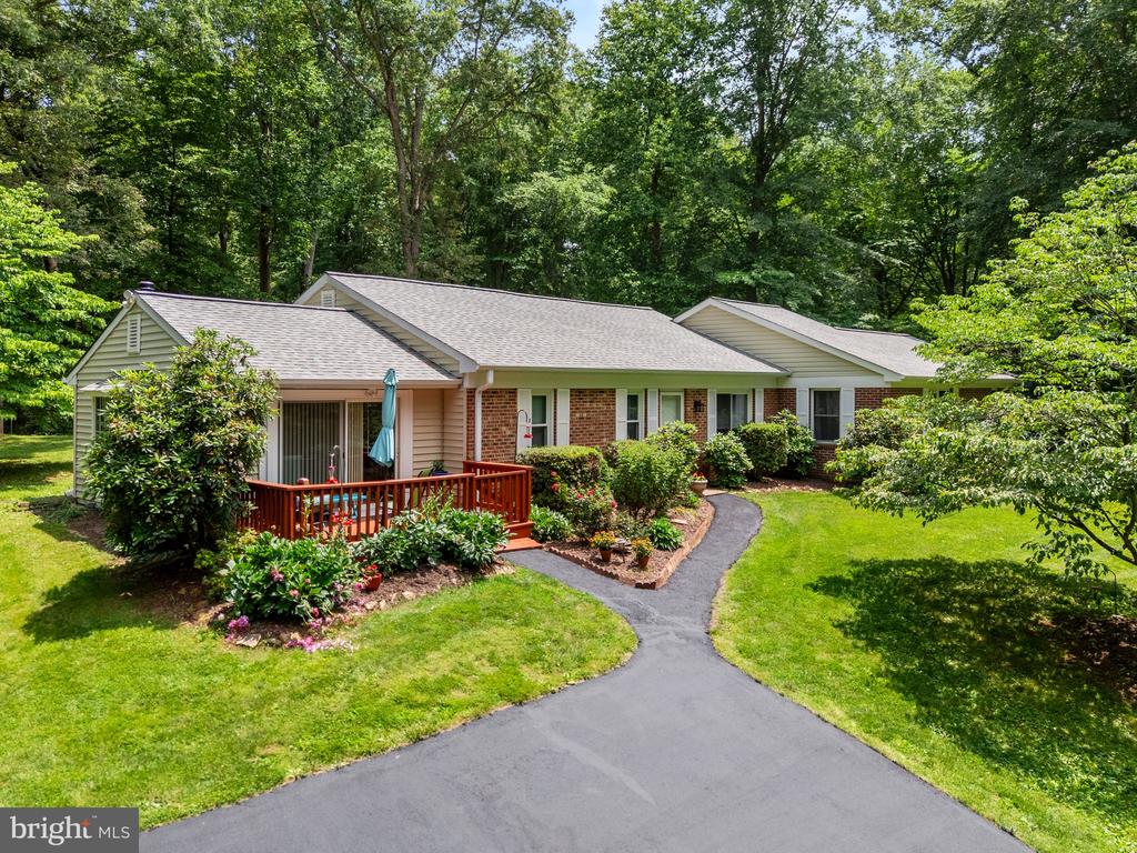 7401 LITTLE COURT