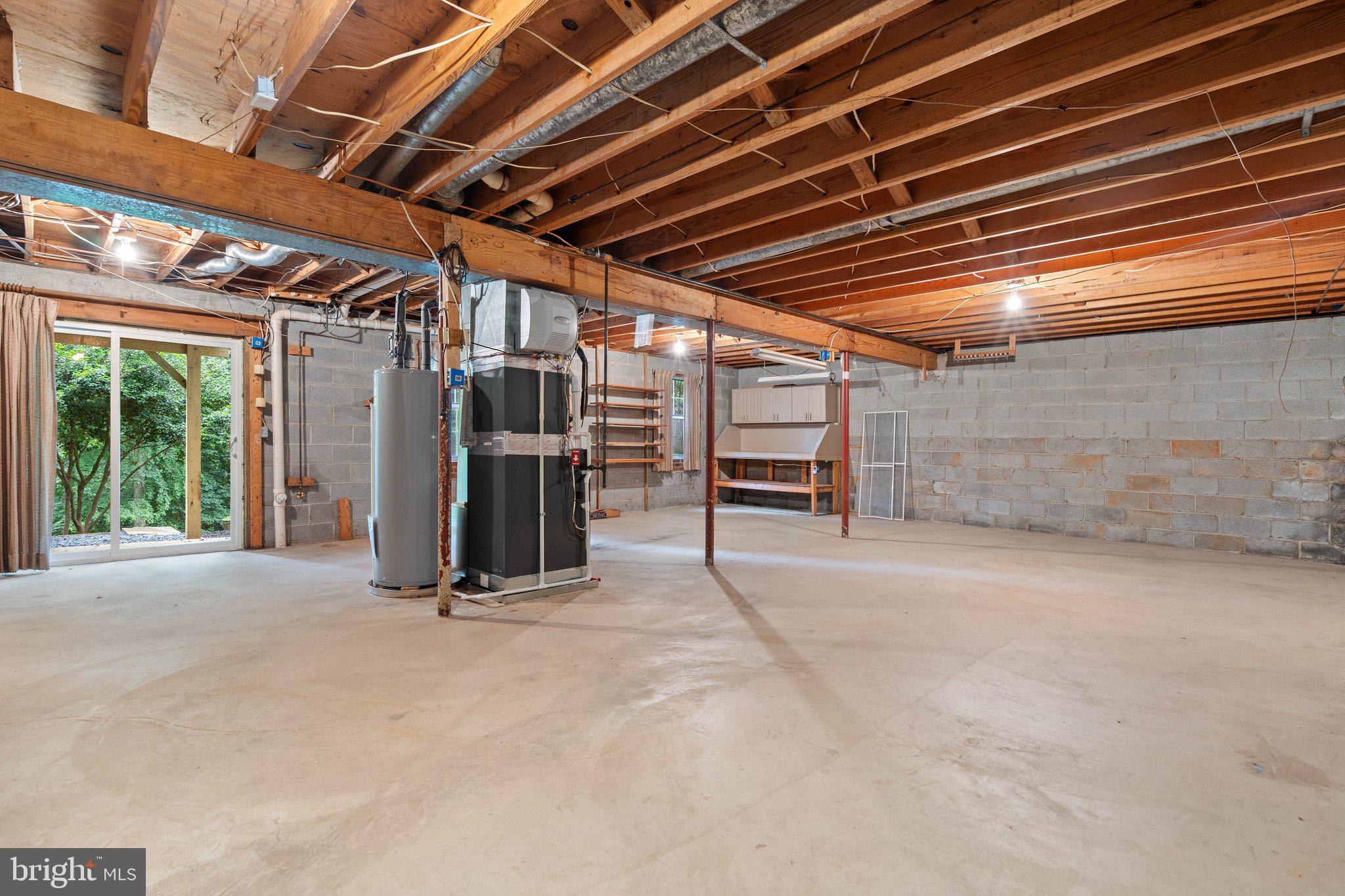 5761 WILSHIRE DRIVE