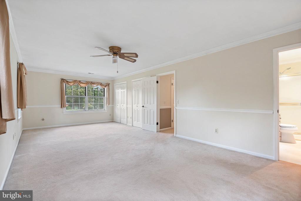 5761 WILSHIRE DRIVE