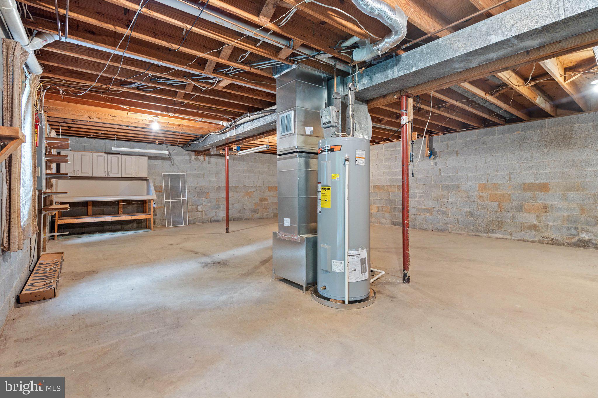 5761 WILSHIRE DRIVE