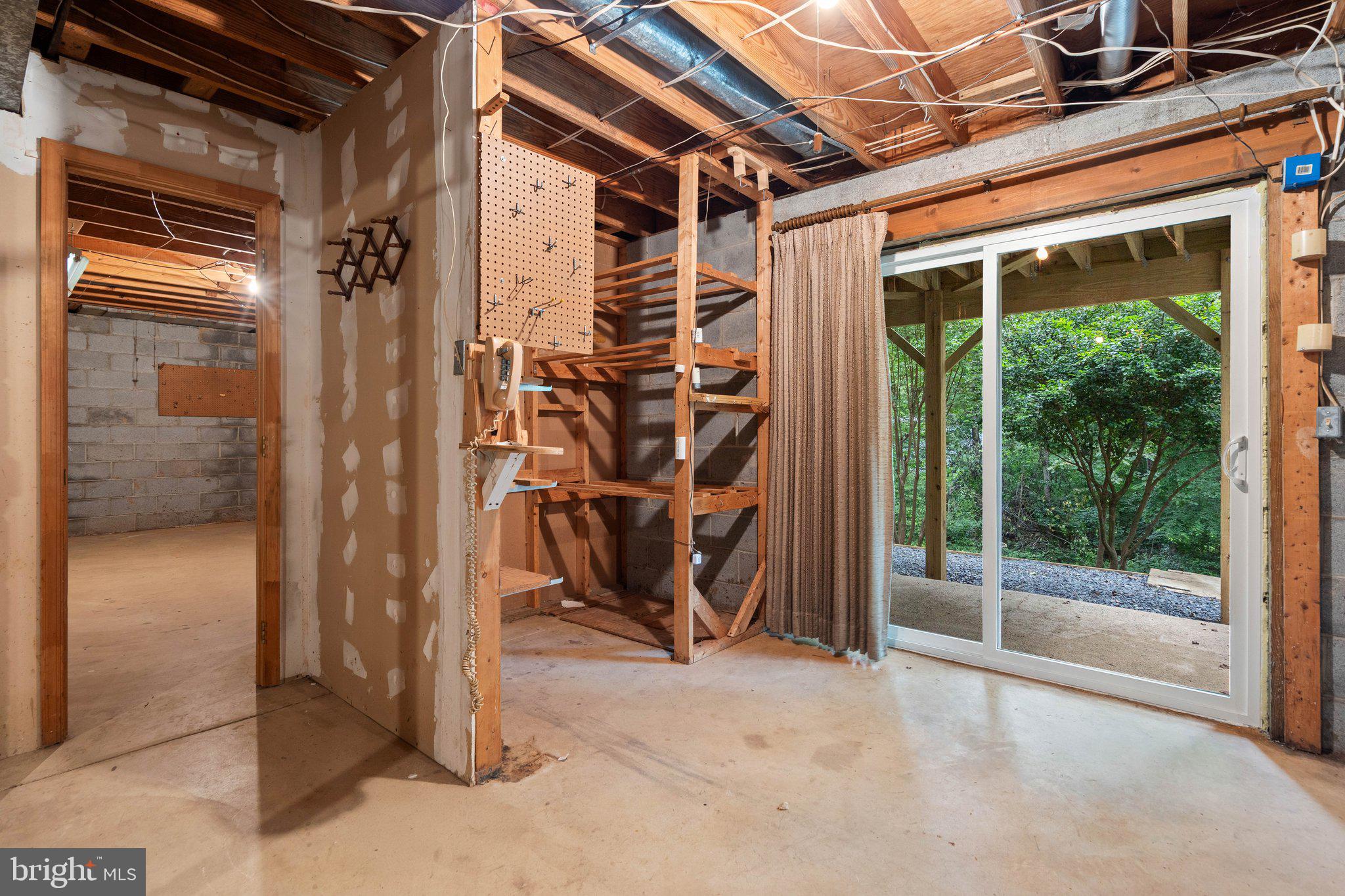 5761 WILSHIRE DRIVE