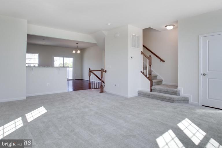 6198 WILLOW PL