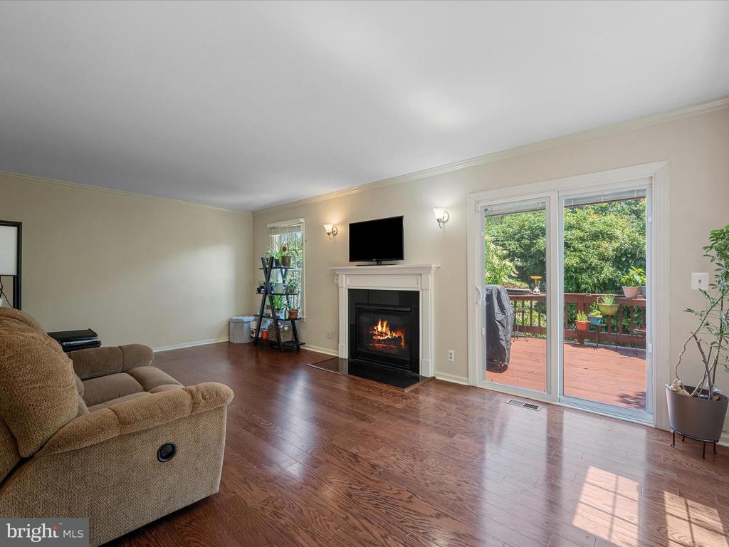 33 PEPPER TREE COURT