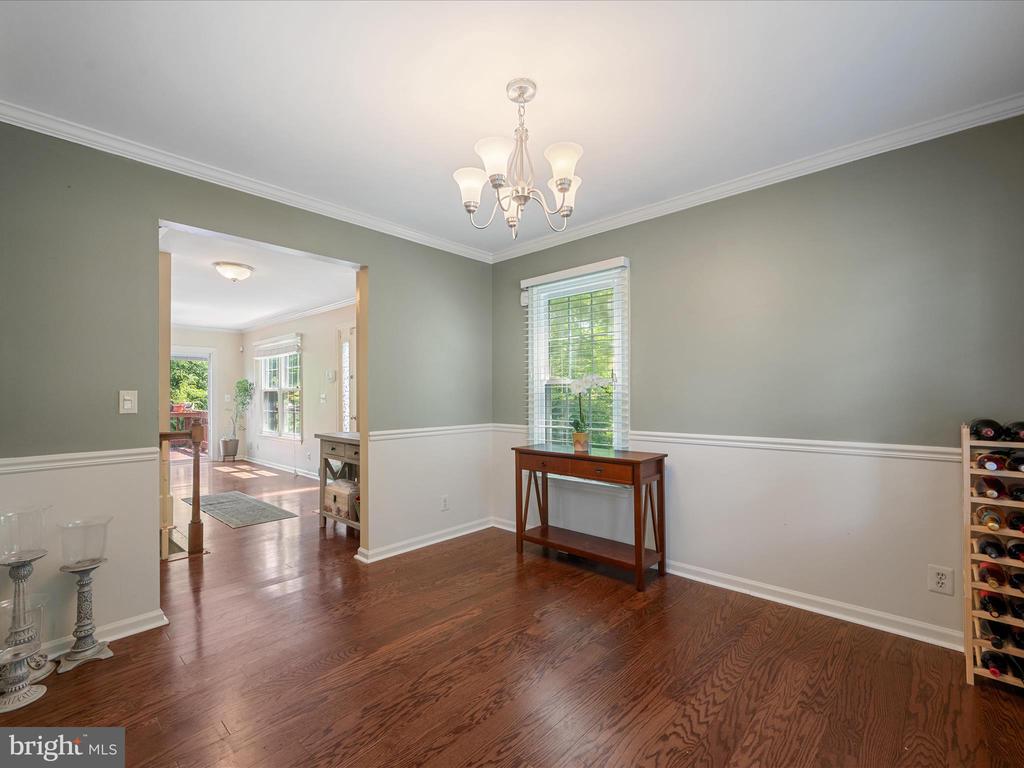 33 PEPPER TREE COURT