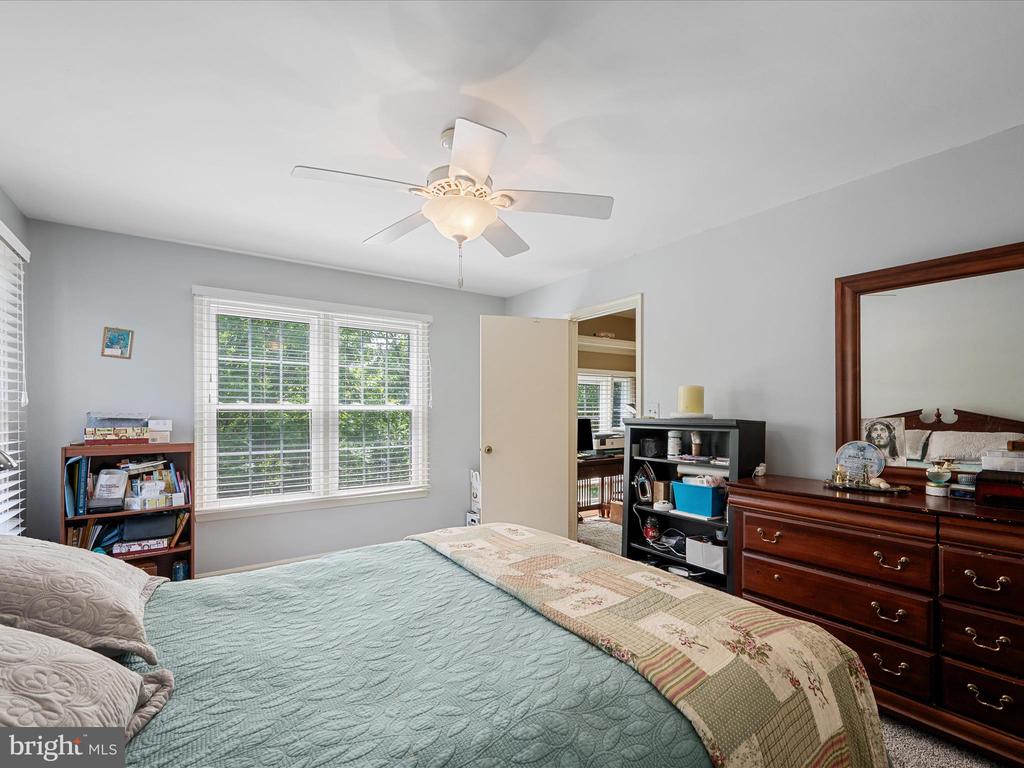 33 PEPPER TREE COURT