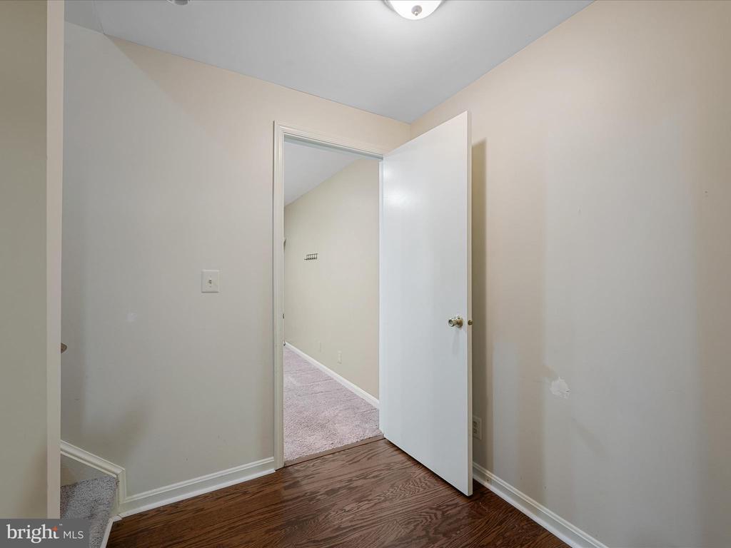 33 PEPPER TREE COURT
