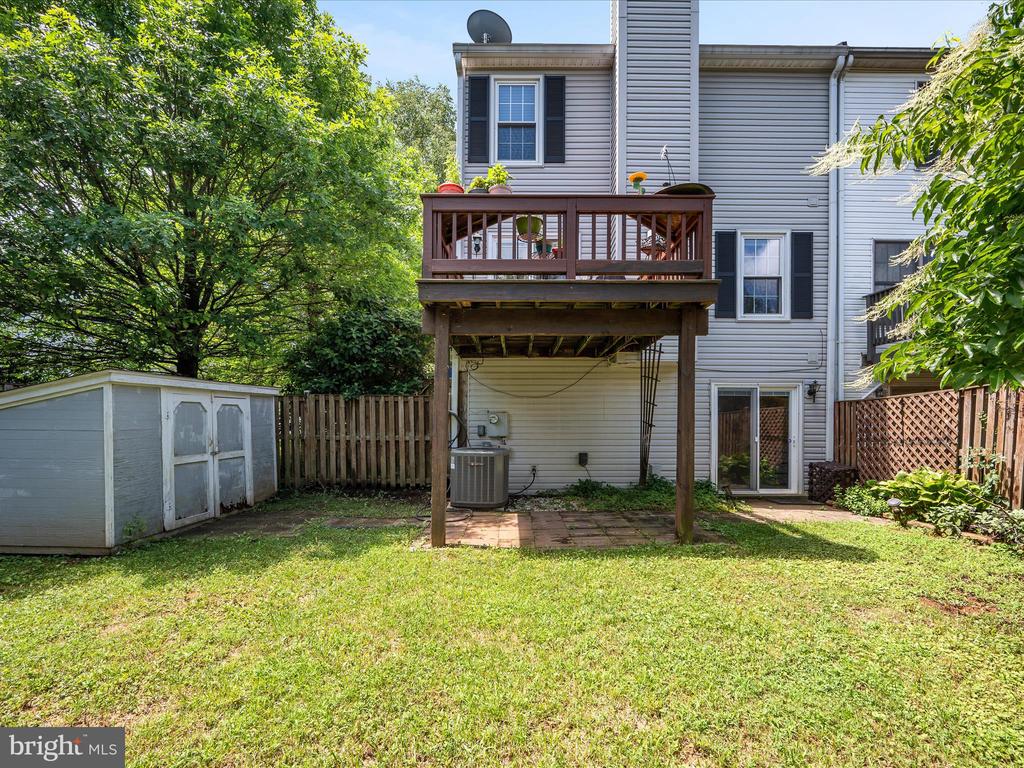 33 PEPPER TREE COURT