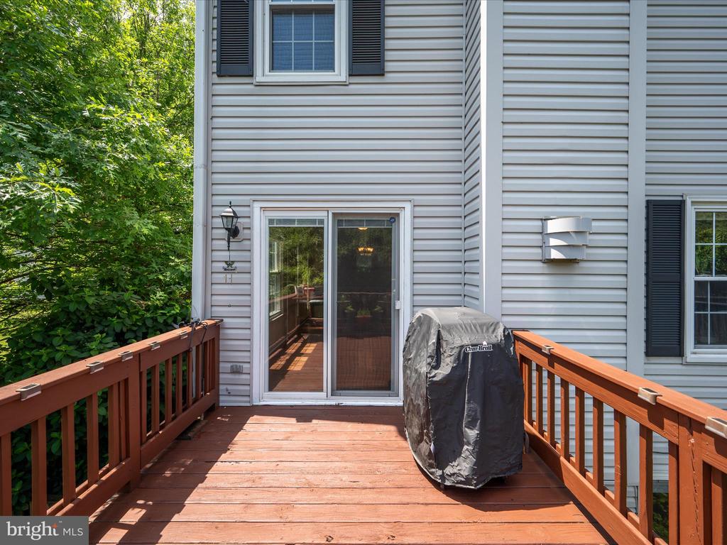 33 PEPPER TREE COURT
