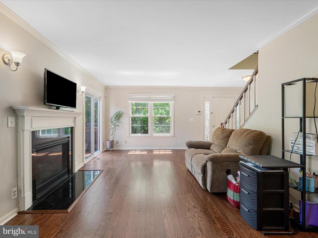 33 PEPPER TREE COURT