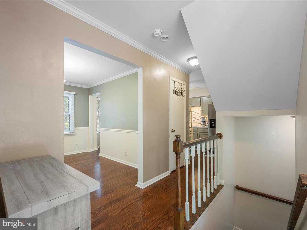 33 PEPPER TREE COURT