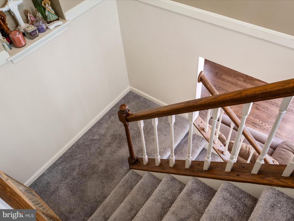 33 PEPPER TREE COURT