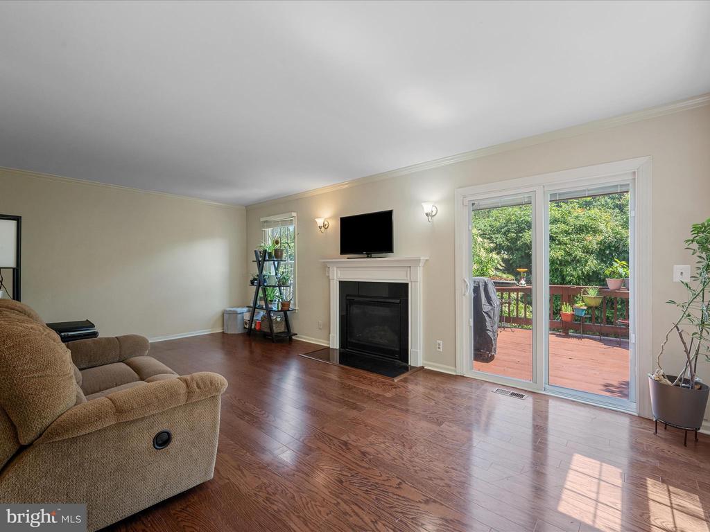 33 PEPPER TREE COURT