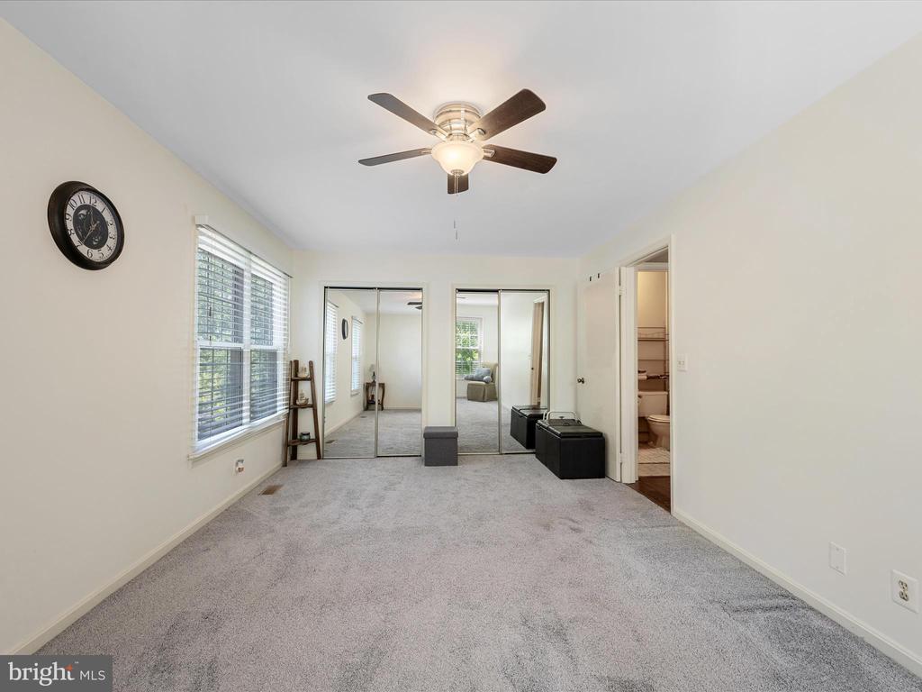 33 PEPPER TREE COURT
