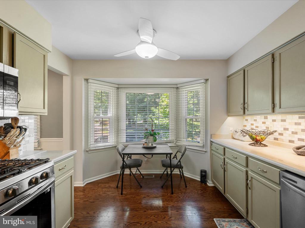 33 PEPPER TREE COURT