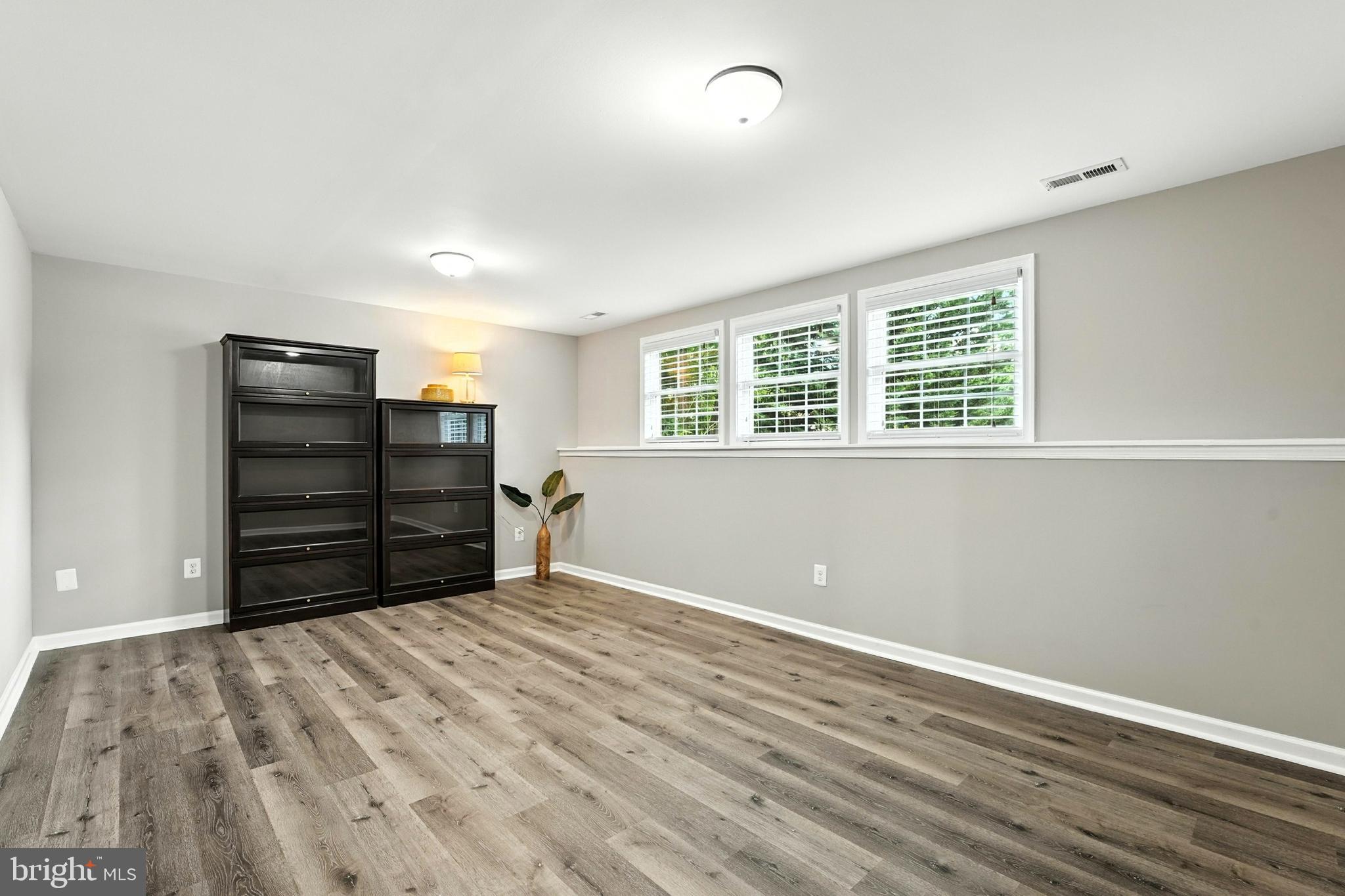 280 ALEXANDRIA PIKE