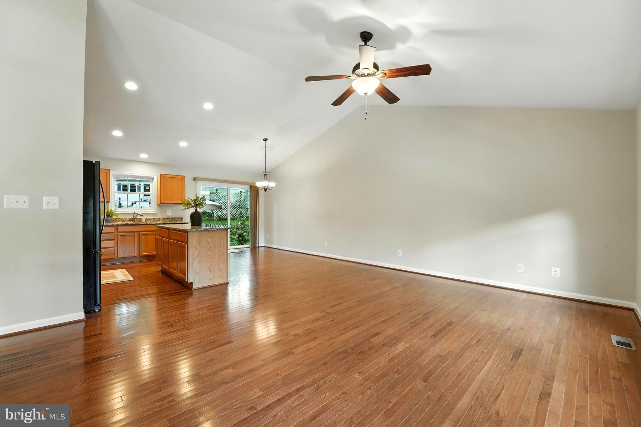 280 ALEXANDRIA PIKE