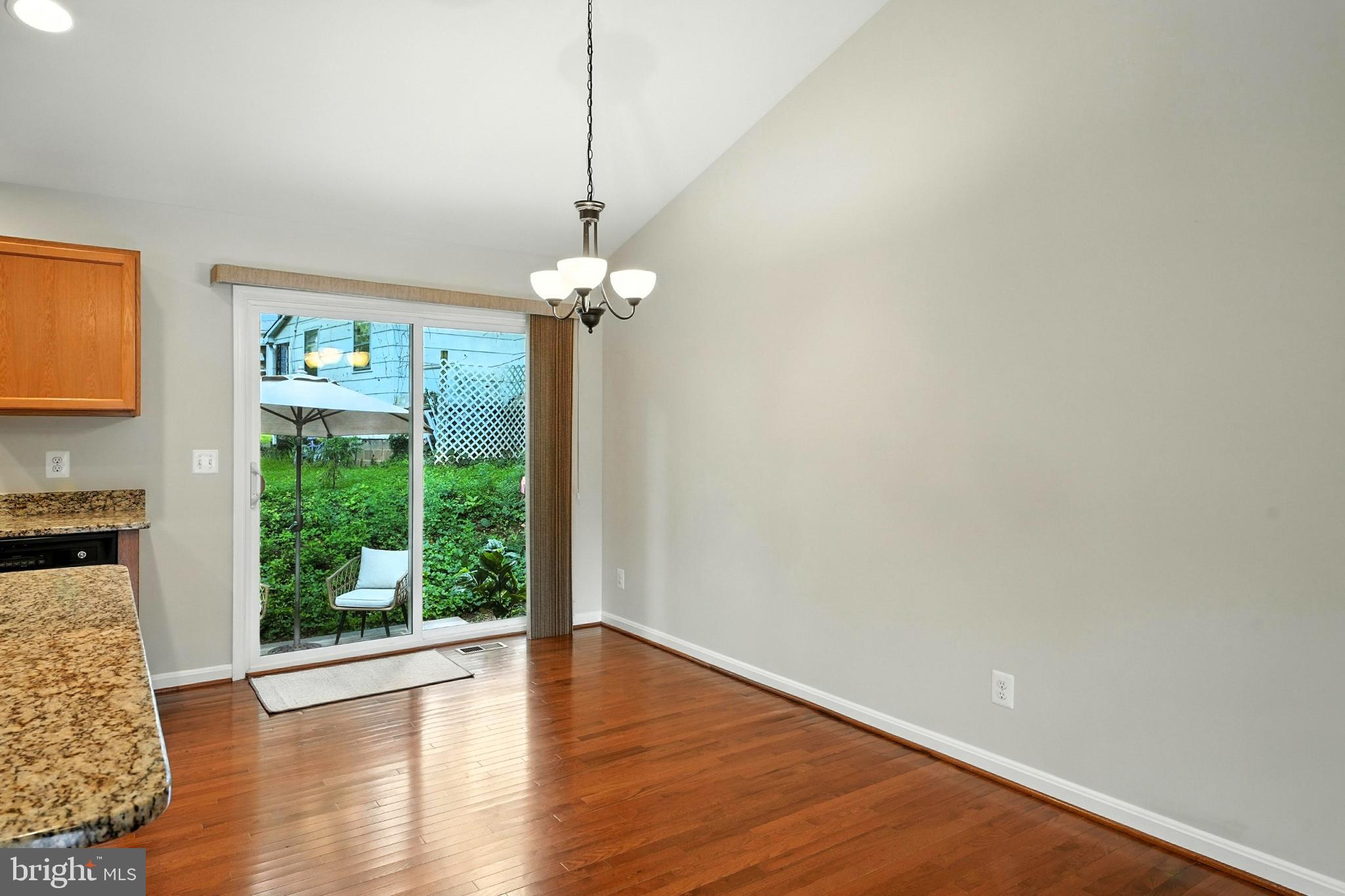 280 ALEXANDRIA PIKE