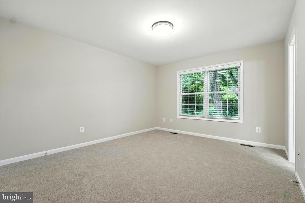 280 ALEXANDRIA PIKE