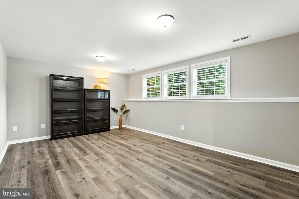 280 ALEXANDRIA PIKE