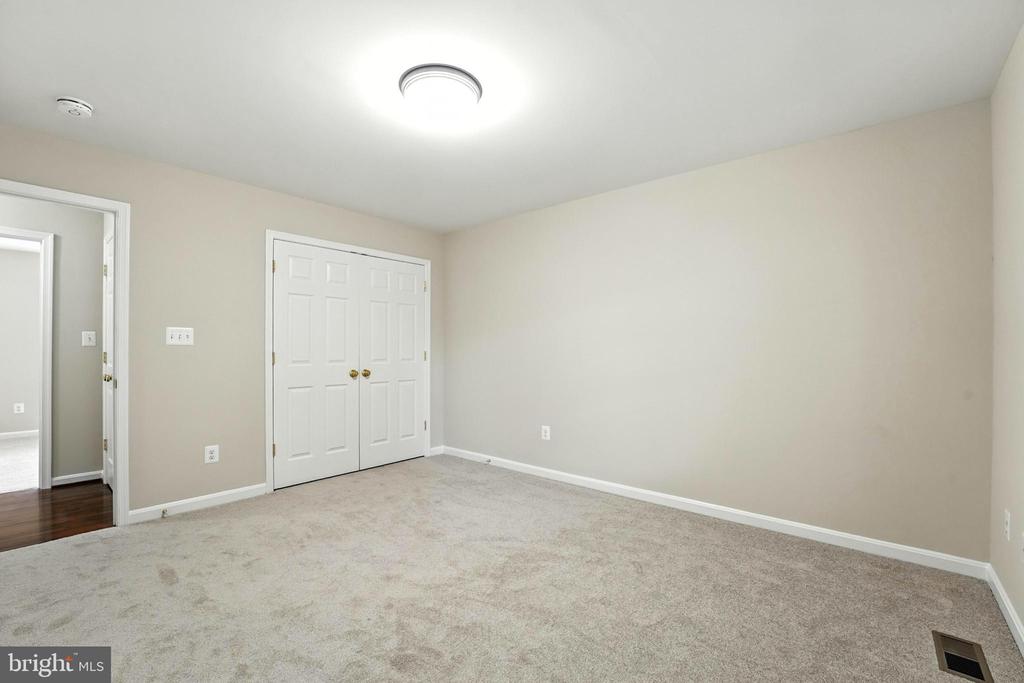 280 ALEXANDRIA PIKE
