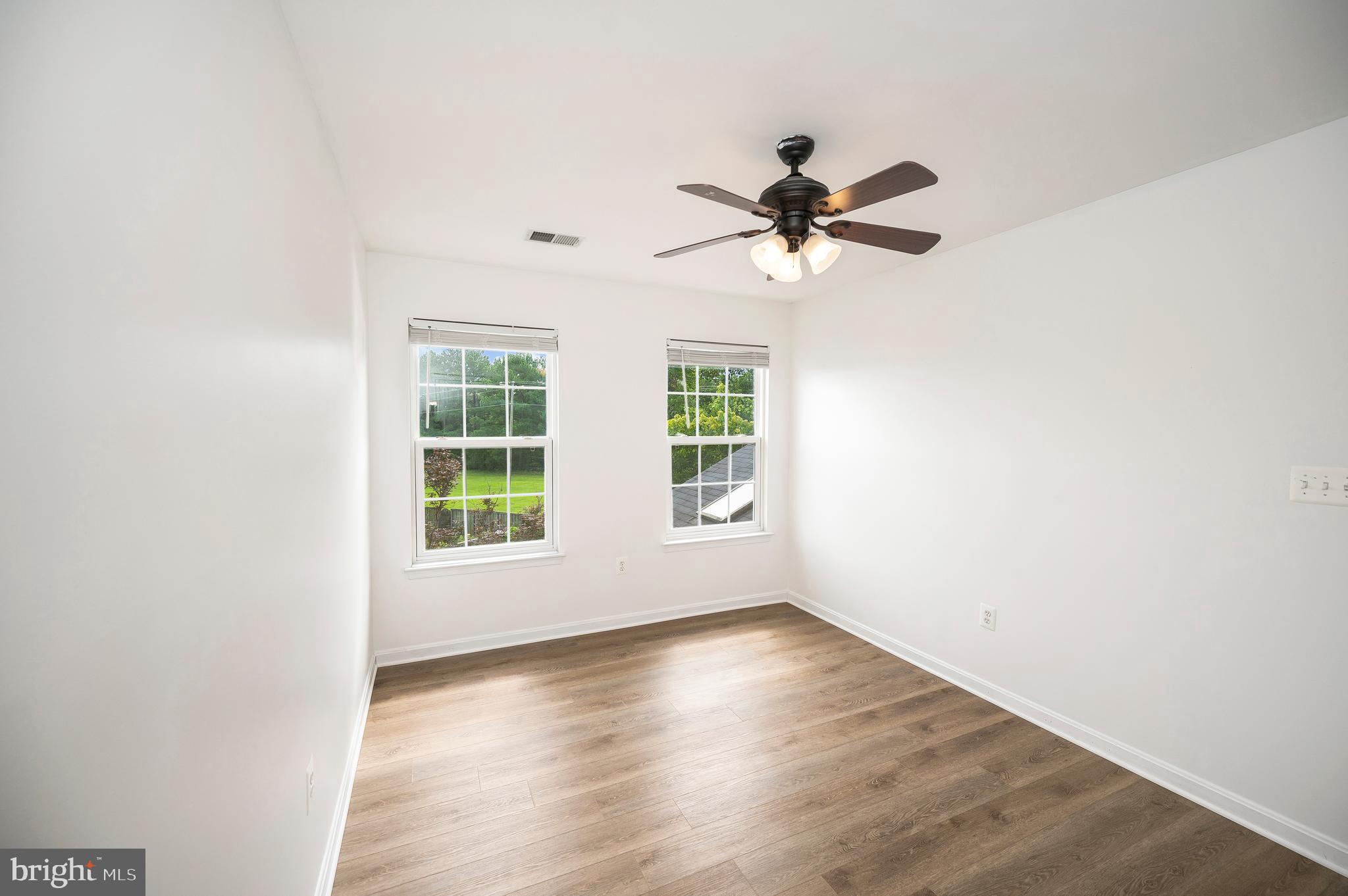 11135 Kira Ct