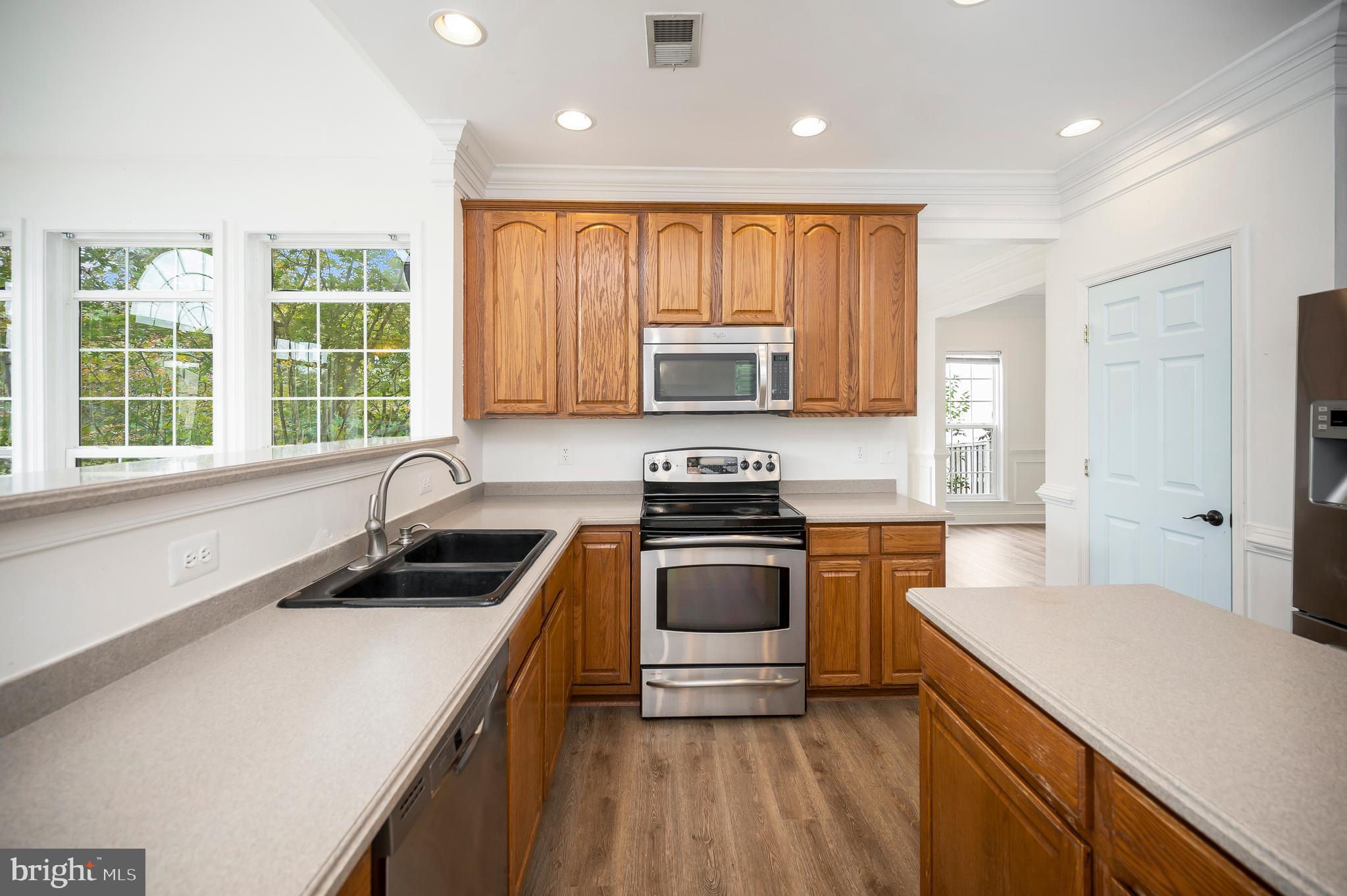 11135 Kira Ct