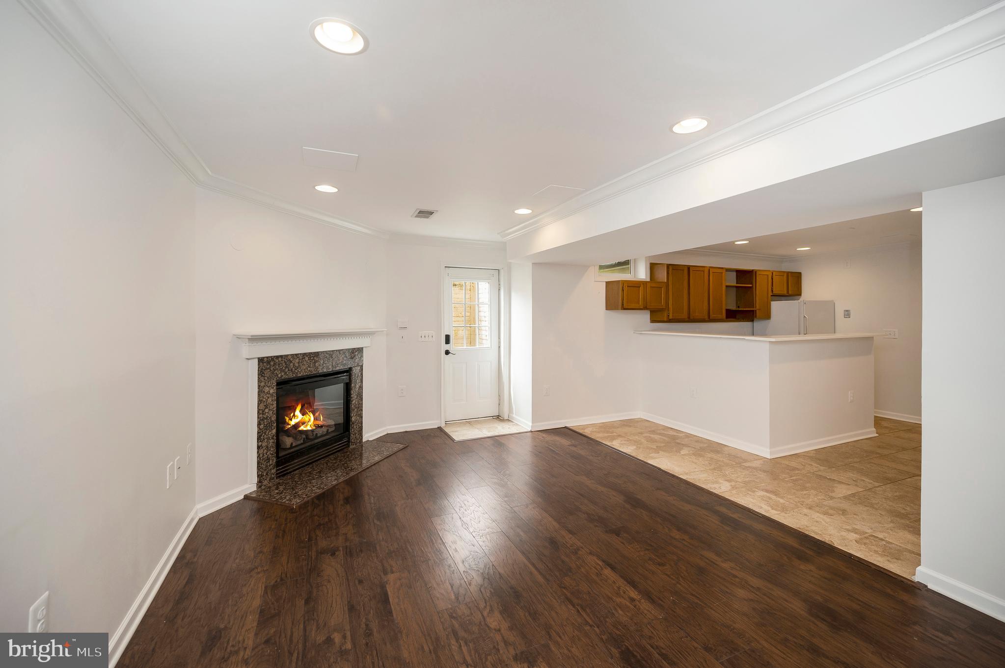11135 Kira Ct