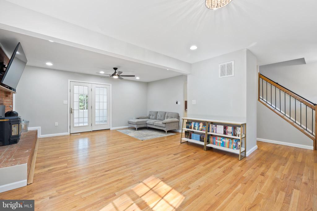 7406 STUART CIRCLE