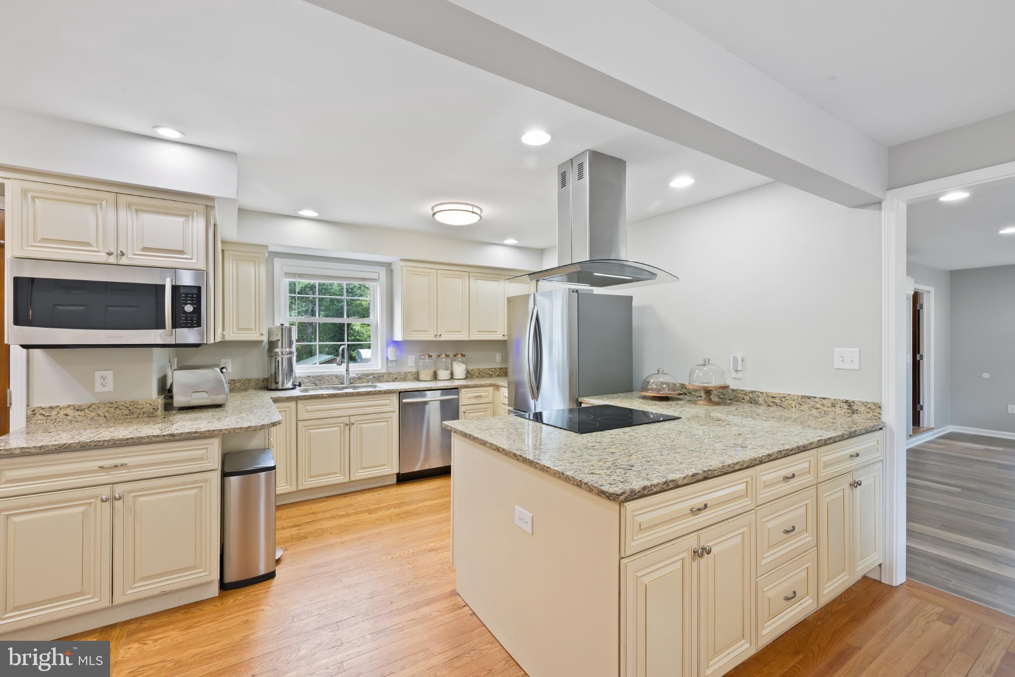 7406 STUART CIRCLE