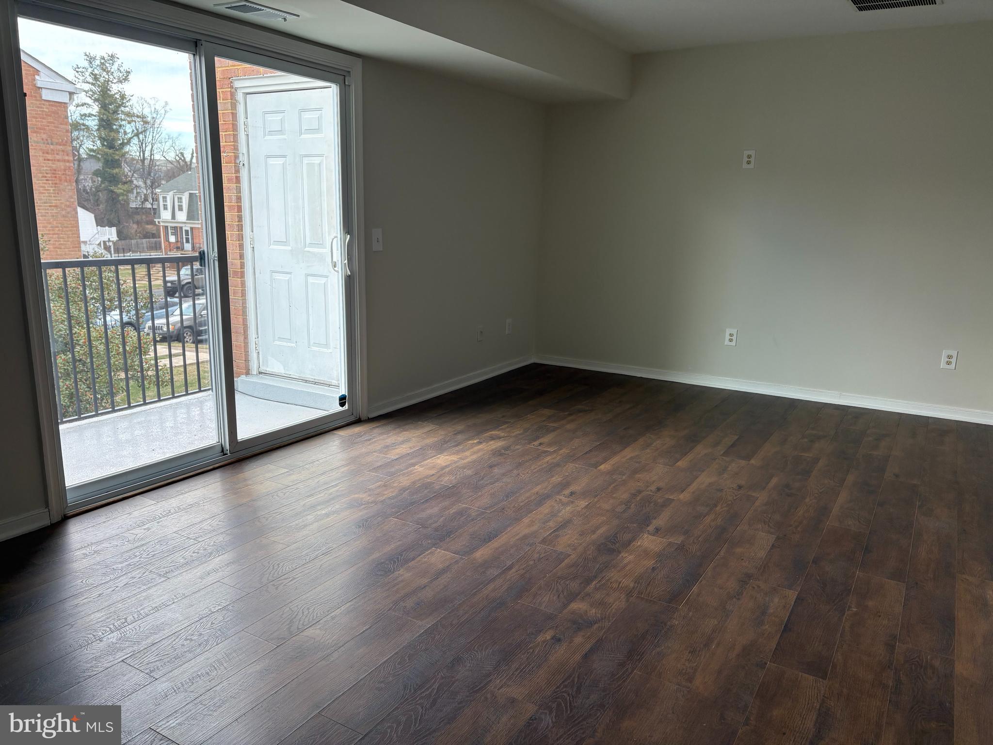 90 B LEEDS CT EAST 90 B
