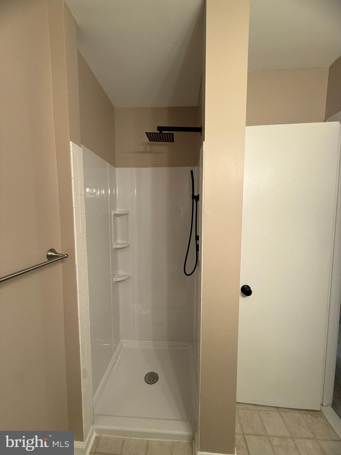 90 B LEEDS CT EAST 90 B