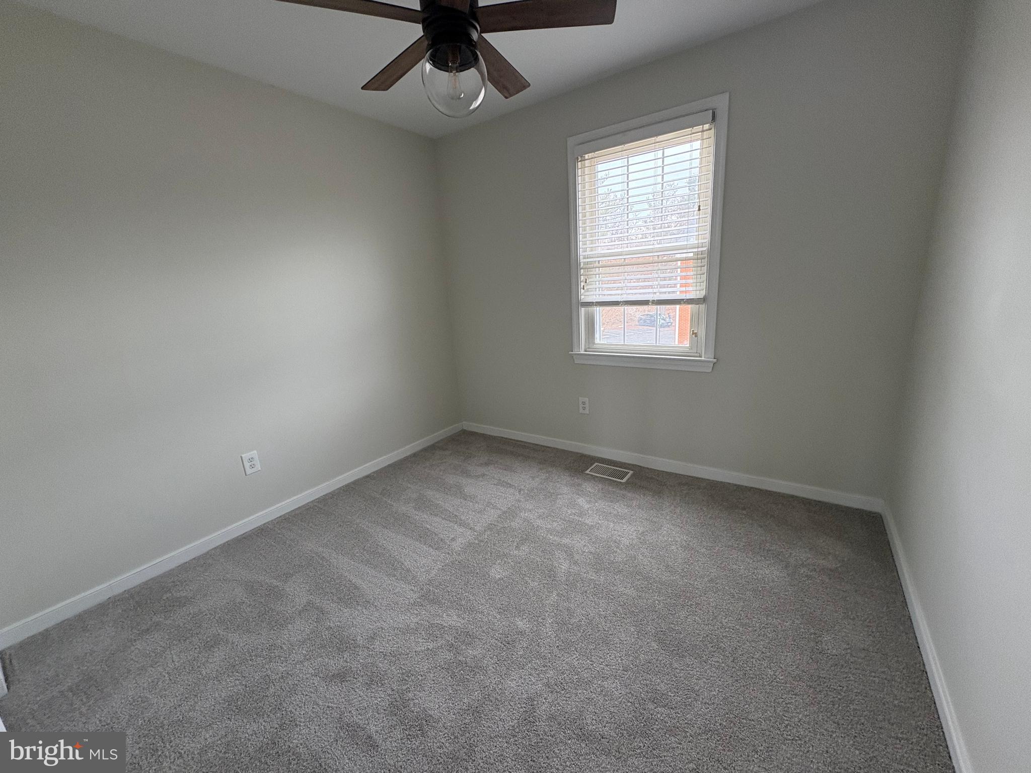 90 B LEEDS CT EAST 90 B