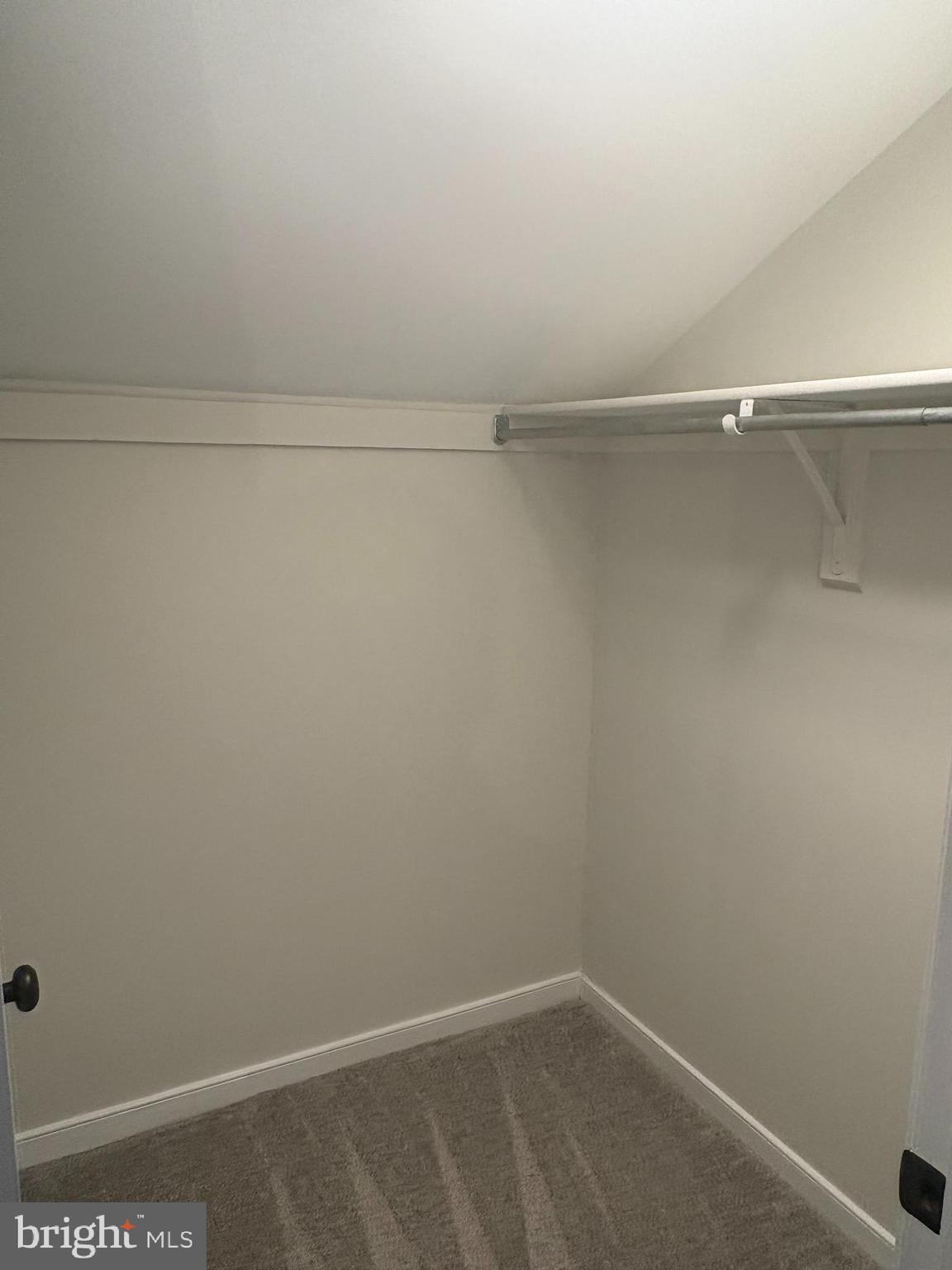 90 B LEEDS CT EAST 90 B