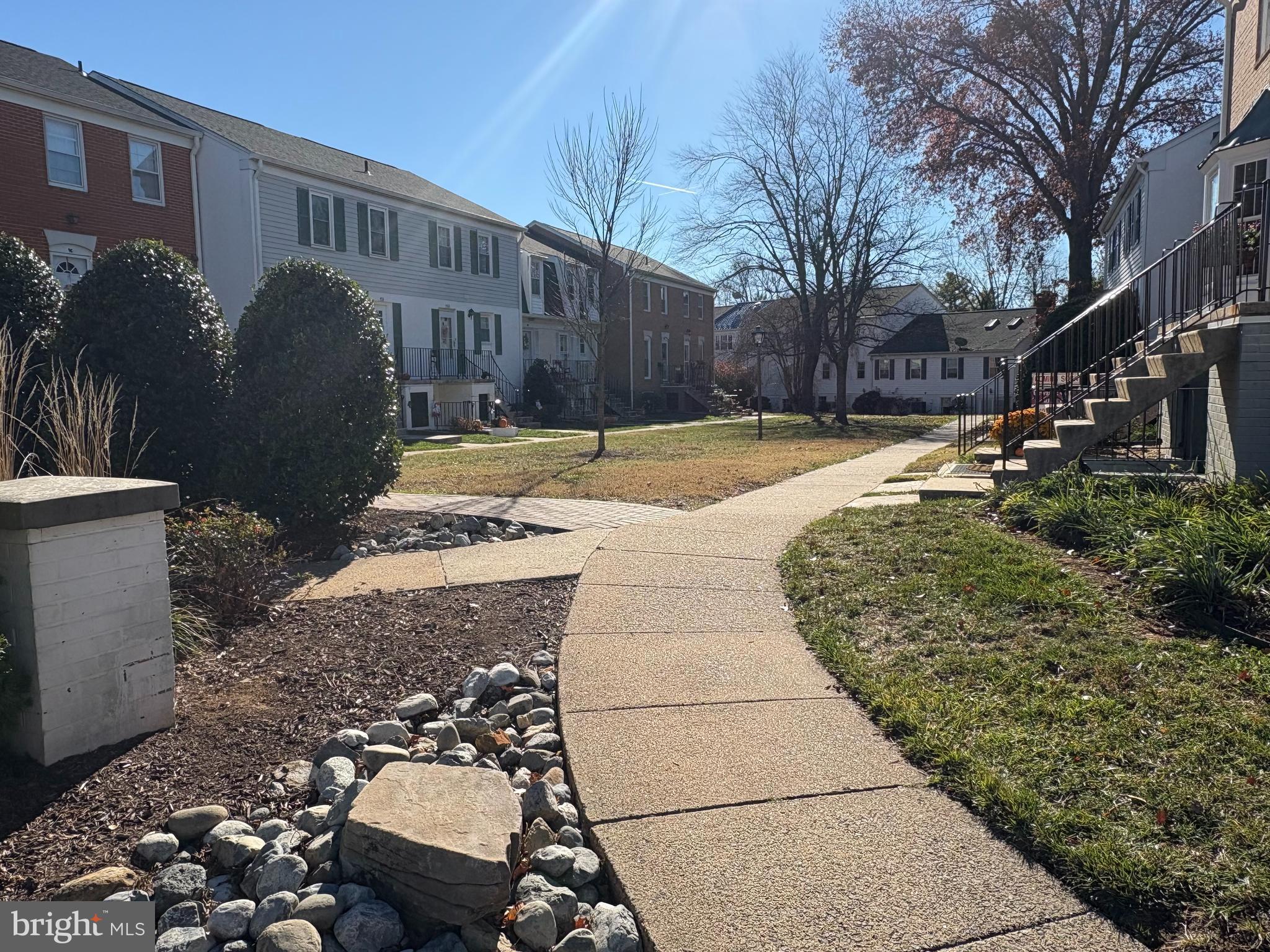 90 B LEEDS CT EAST 90 B